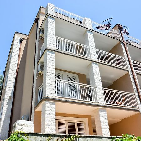 Apartments Minja S Petrovac Екстериор снимка