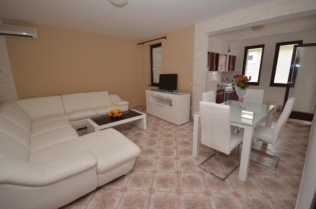 Apartments Minja S Petrovac Екстериор снимка