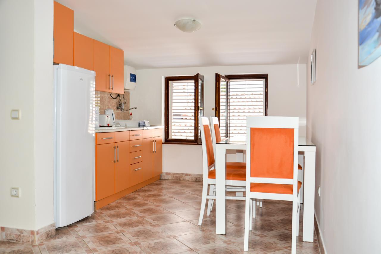 Apartments Minja S Petrovac Екстериор снимка