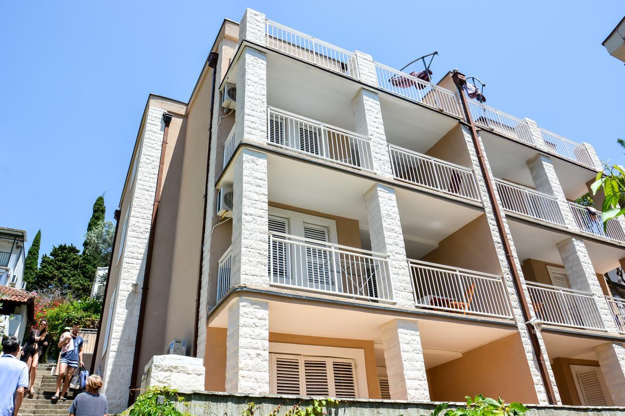 Apartments Minja S Petrovac Екстериор снимка